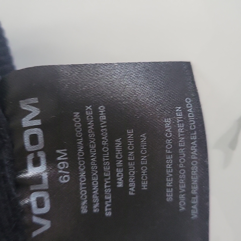 Volcom Black Ribbed Baby Beanie - Picture 2 of 3